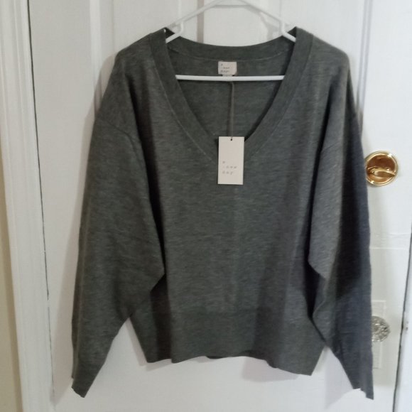 Women's Fine Gauge V-Neck Long Sleeve Sweater - A New Day (Size -L) GRAY - NEW!! - Picture 4 of 6